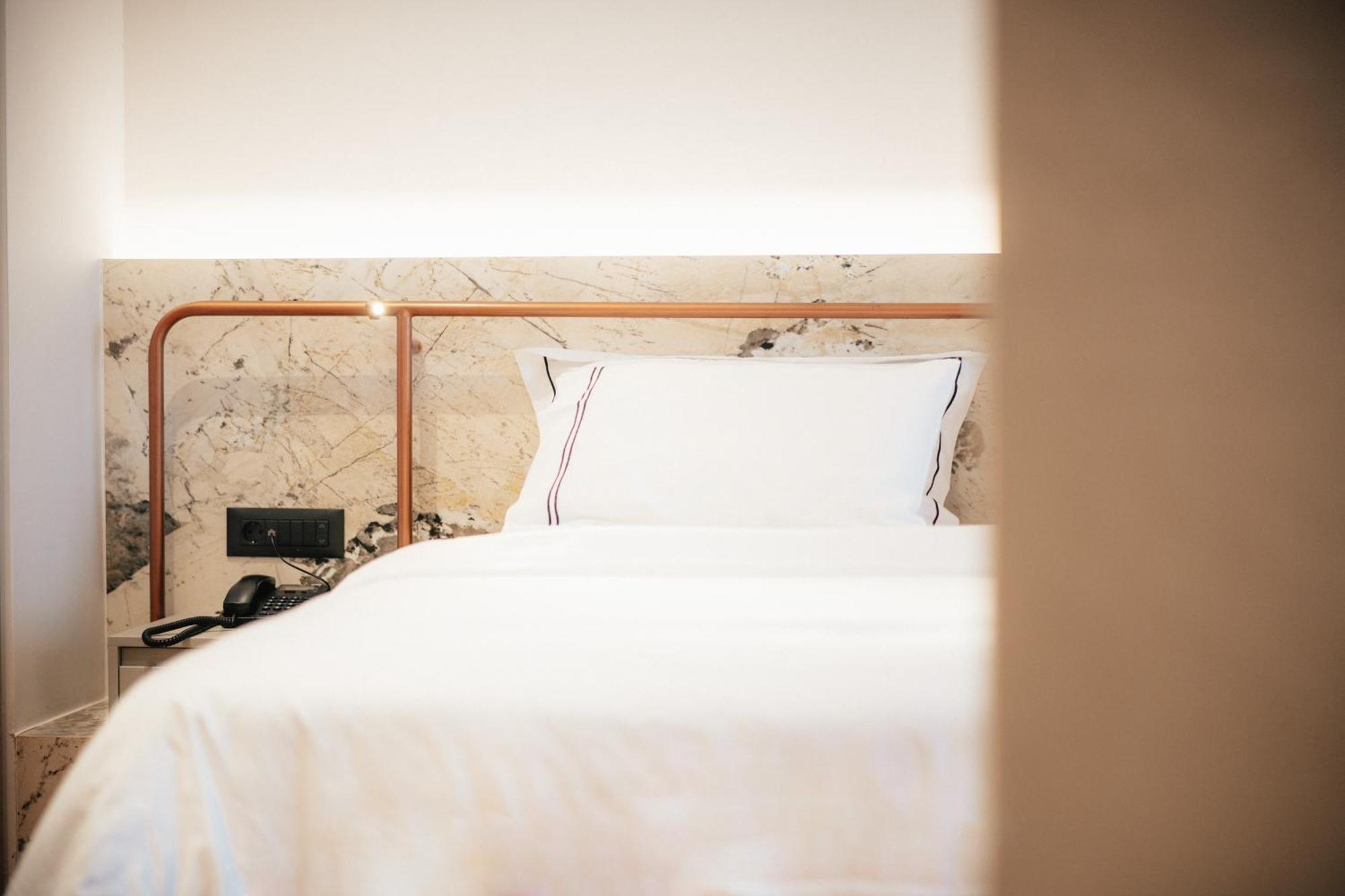 איגיו Amario Suites Hotel מראה חיצוני תמונה