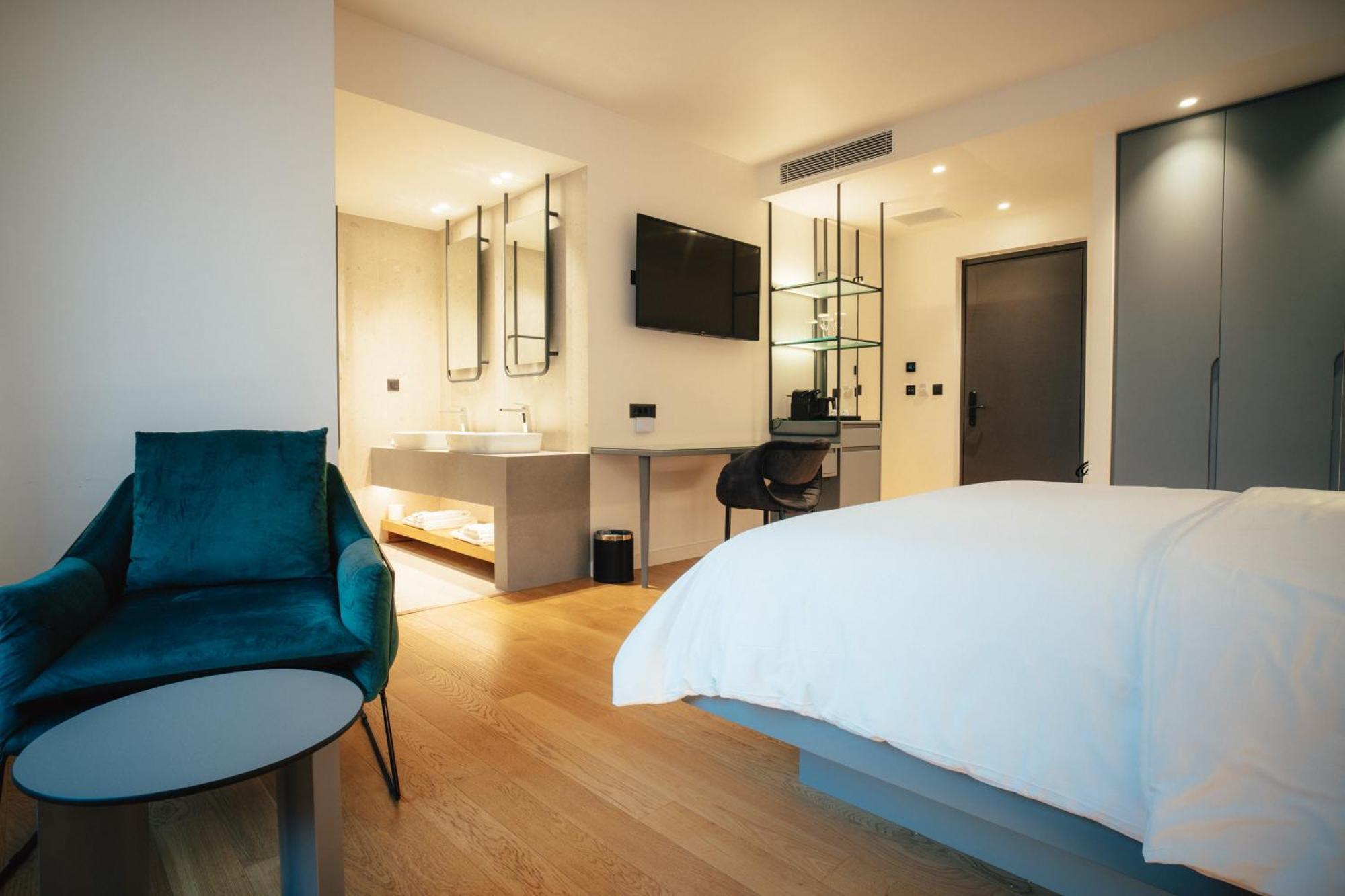 איגיו Amario Suites Hotel מראה חיצוני תמונה
