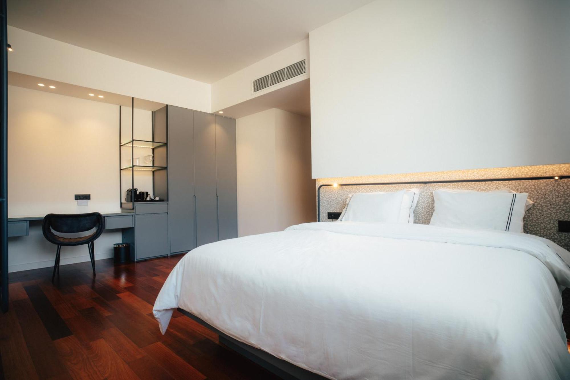 איגיו Amario Suites Hotel מראה חיצוני תמונה