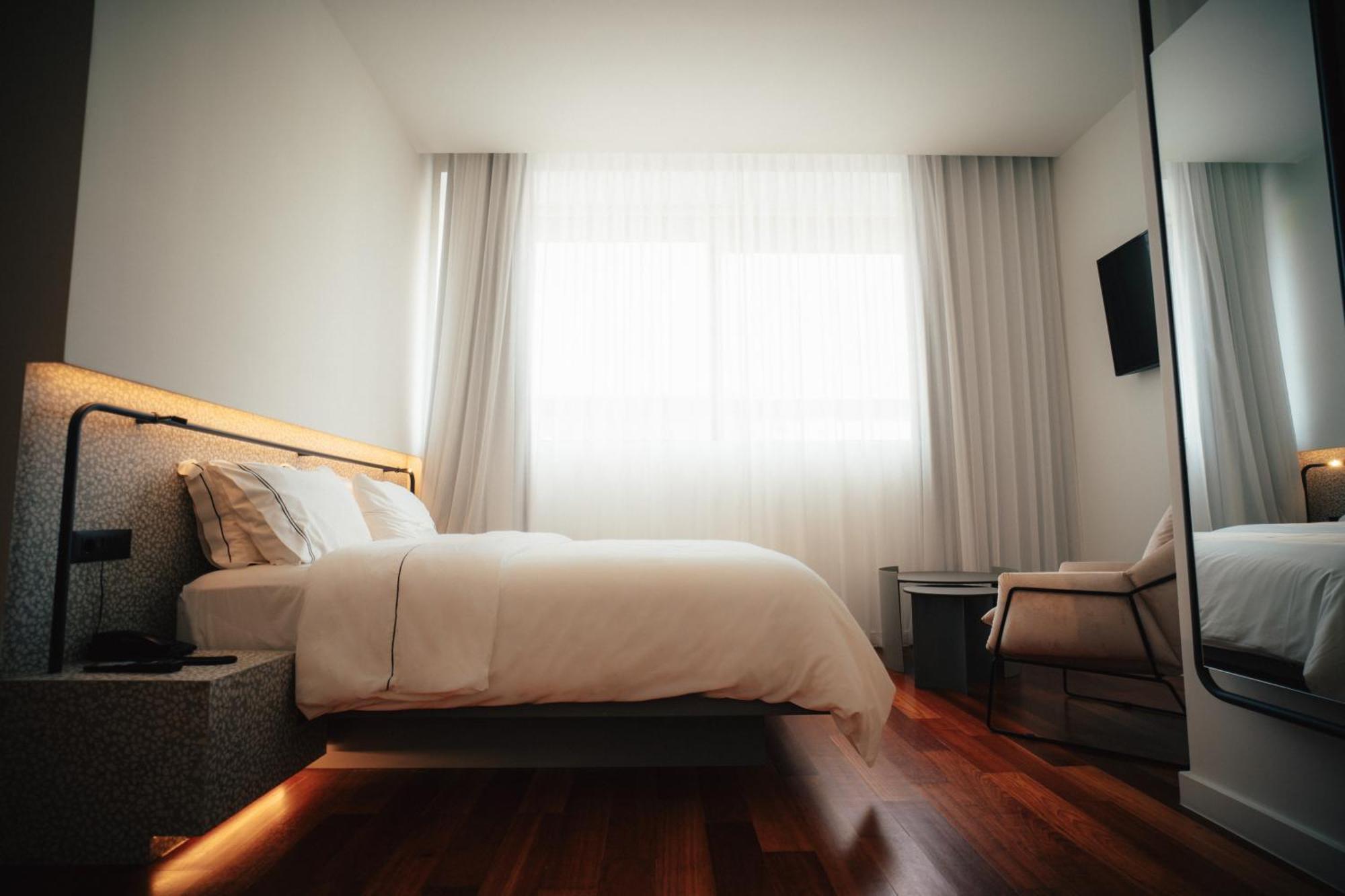 איגיו Amario Suites Hotel מראה חיצוני תמונה