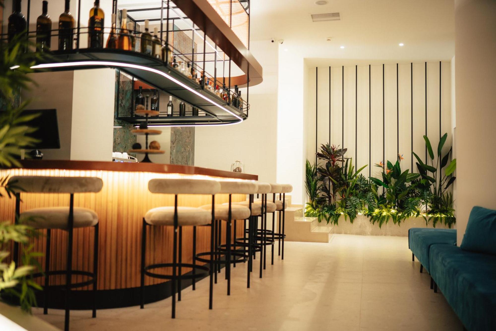 איגיו Amario Suites Hotel מראה חיצוני תמונה