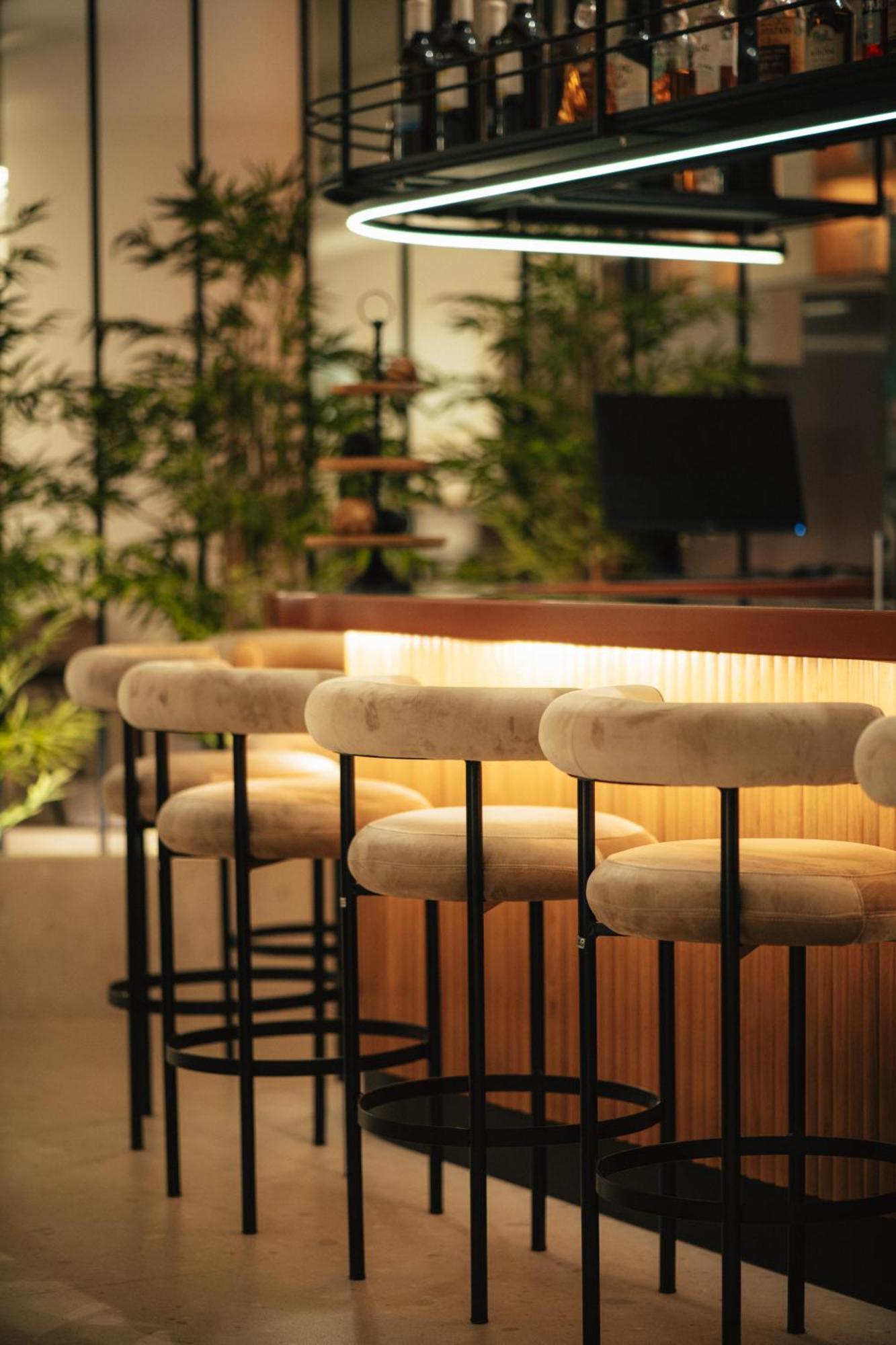 איגיו Amario Suites Hotel מראה חיצוני תמונה